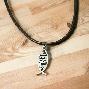 🇺🇸🕊”Jesus” Fisher Of Men Silver Fish On Black Cord Necklace!